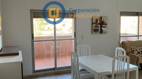 Ático con tres dormitorios y garaje en zona Universidad