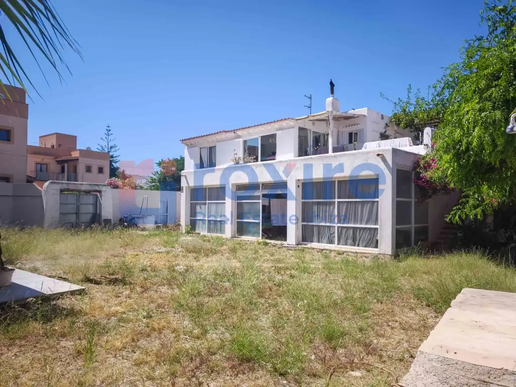 Vista exterior de Casa o xalet en venda en Sant Josep de sa Talaia amb Aire condicionat, Jardí privat i Terrassa
