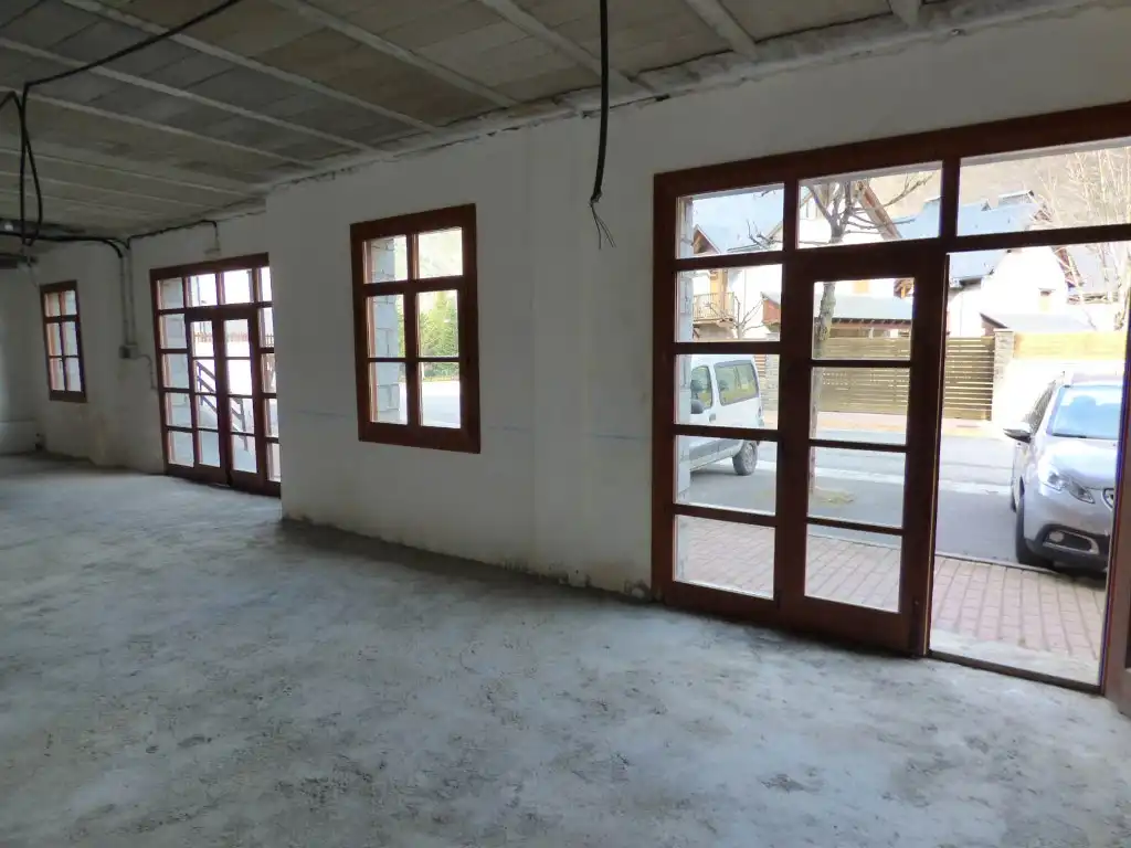 Local en venta en Benasque