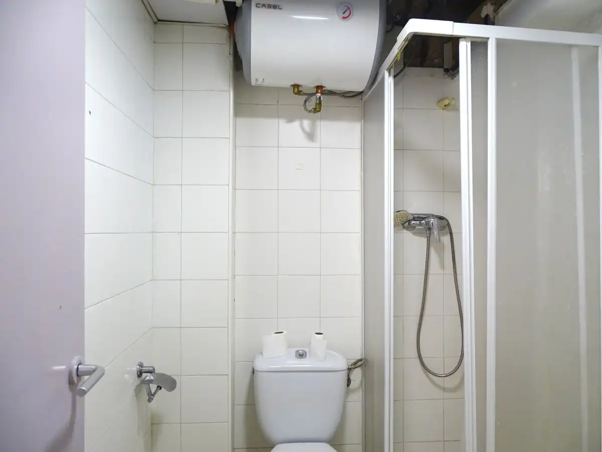 Baño de Local en venta en Barcelona