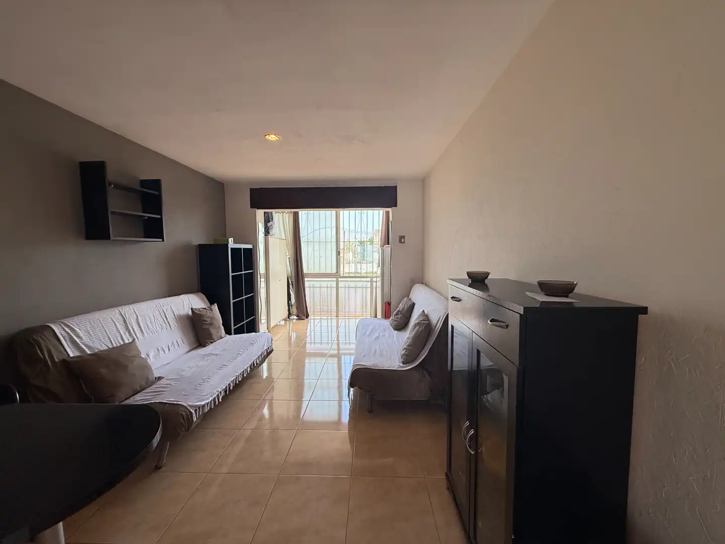 Sala d'estar de Estudi en venda en L'Escala amb Moblat