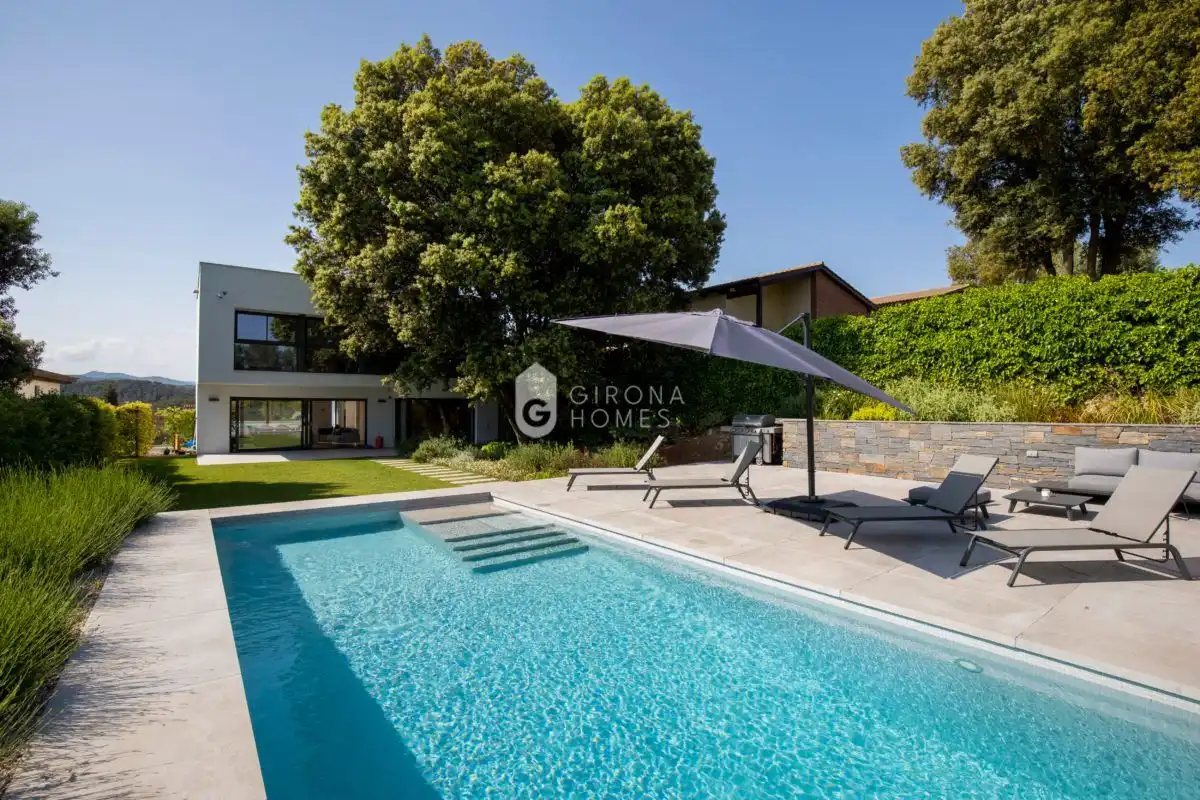 Vista exterior de Casa o chalet en venta en Sant Julià de Ramis con Aire acondicionado, Calefacción y Jardín privado