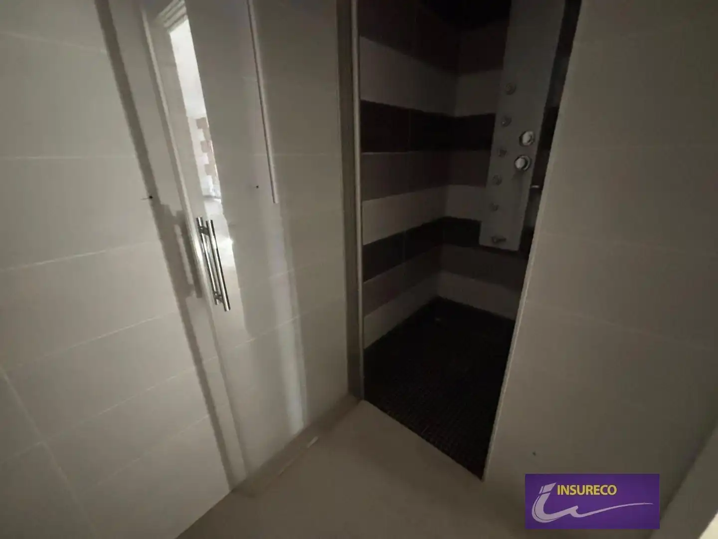 Baño de Dúplex en venta en Valencia de Don Juan con Terraza y Trastero