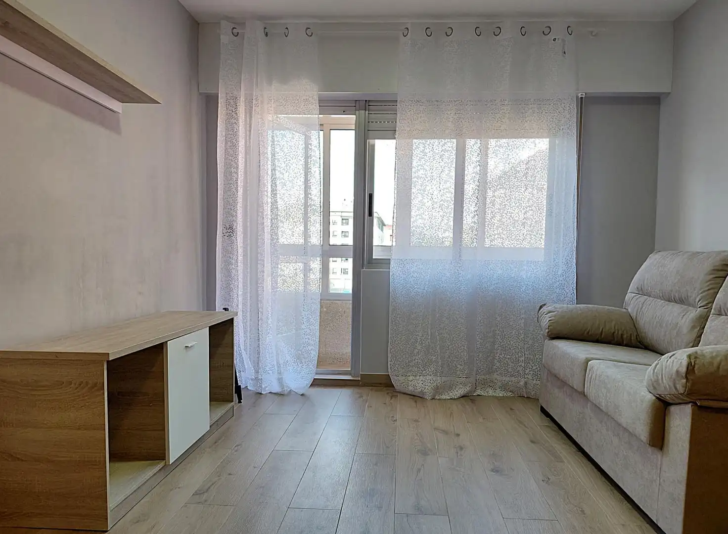 Habitación de Piso en venta en Pontevedra Capital  con Calefacción y Trastero