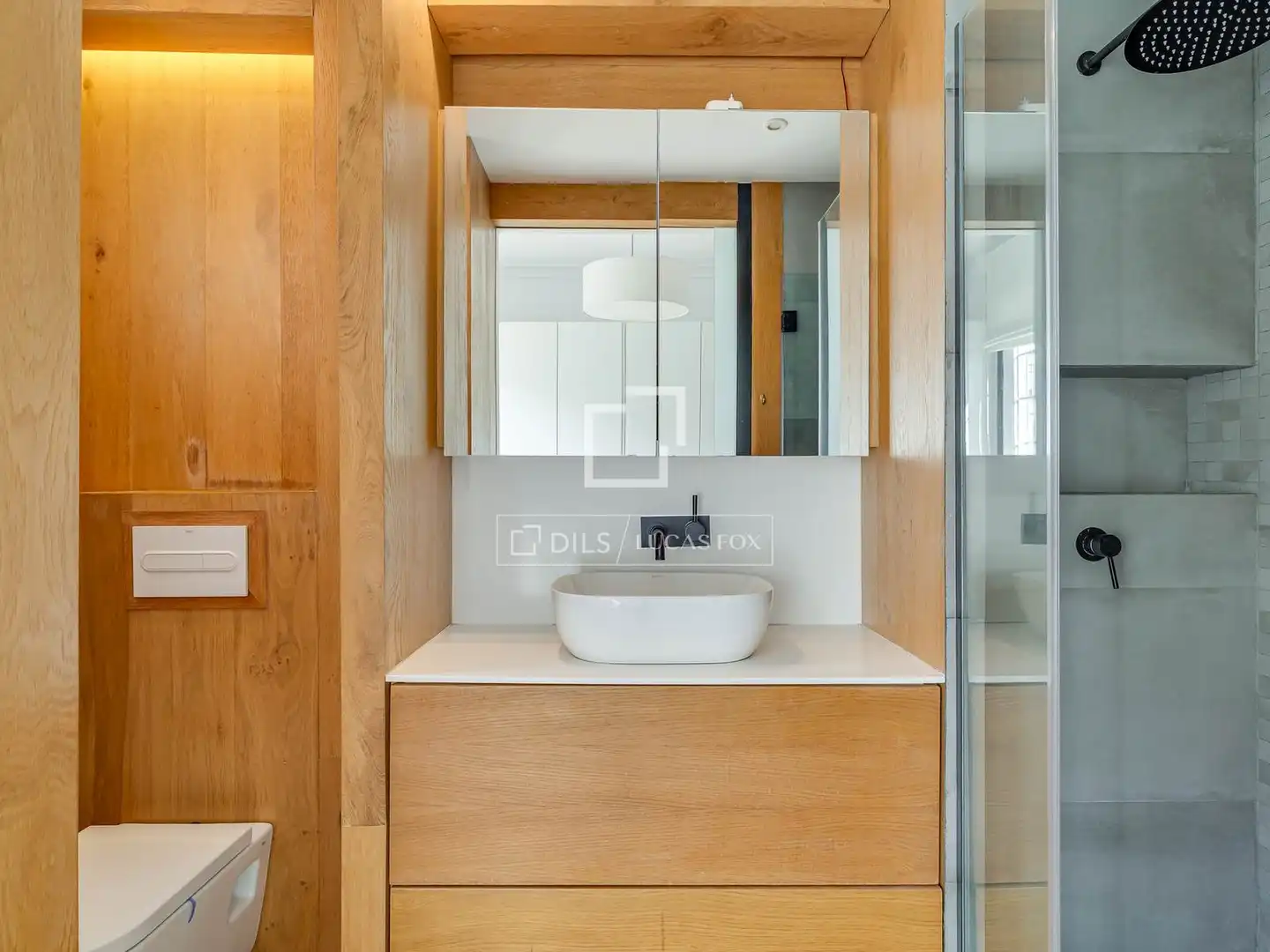 Baño de Piso en venta en Barcelona con Aire acondicionado, Terraza y Balcón