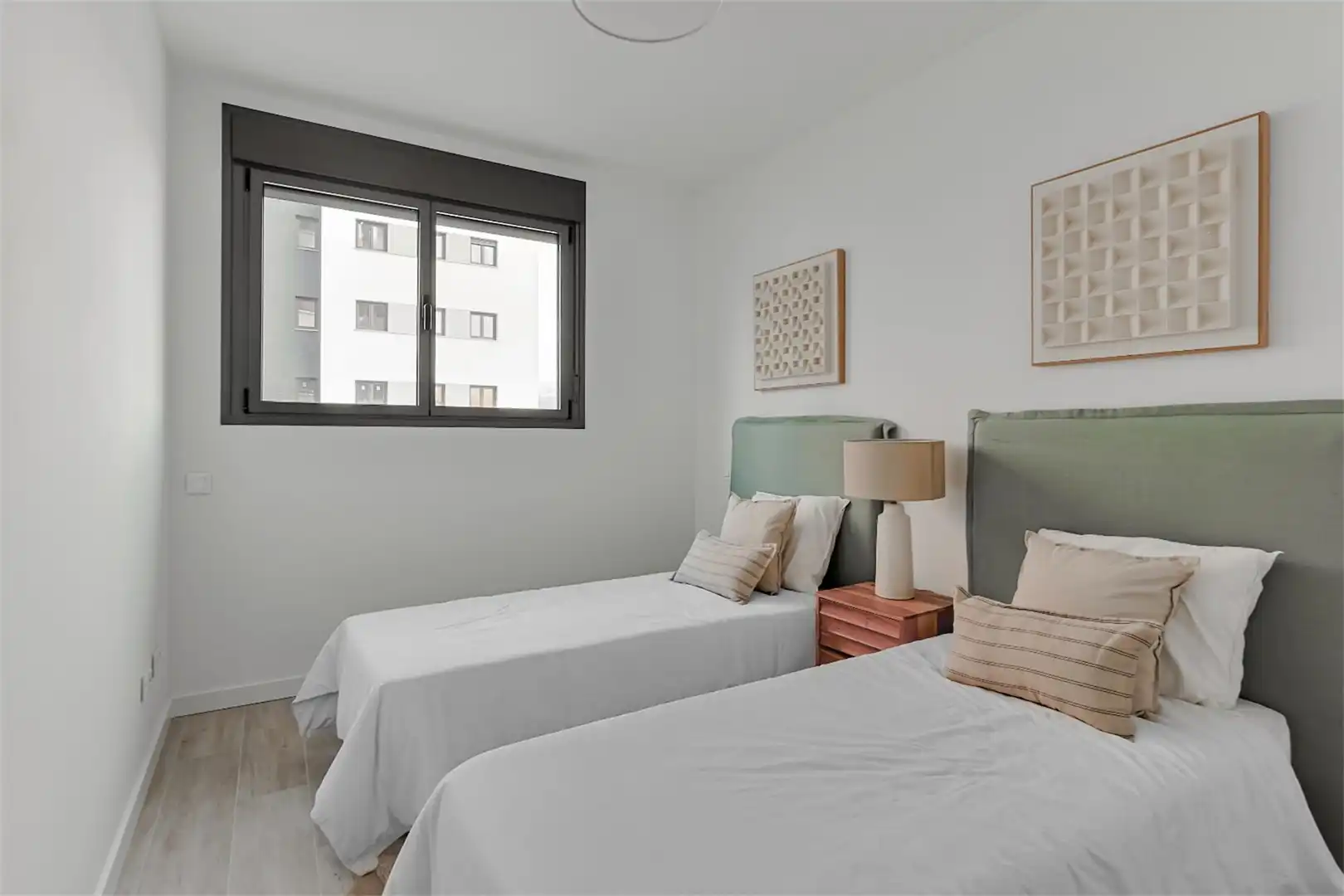 Piso en venta en Calle de la Actriz Fabiana Laura, Rosaleda - Juventud