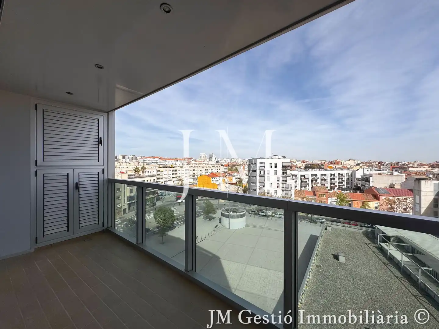 Außenansicht von Wohnung zum Verkauf in Terrassa mit Klimaanlage, Heizung und Parkett
