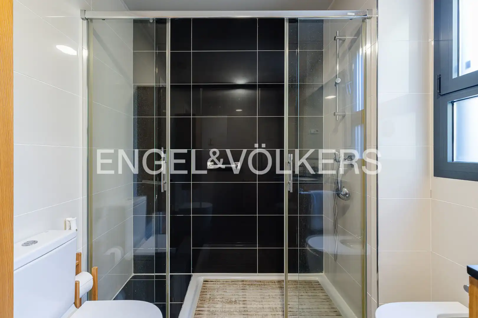 Bathroom of Flat for sale in Zona Monte El Pilar