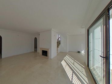 Ático con ascensor en venta en Benahavís pueblo