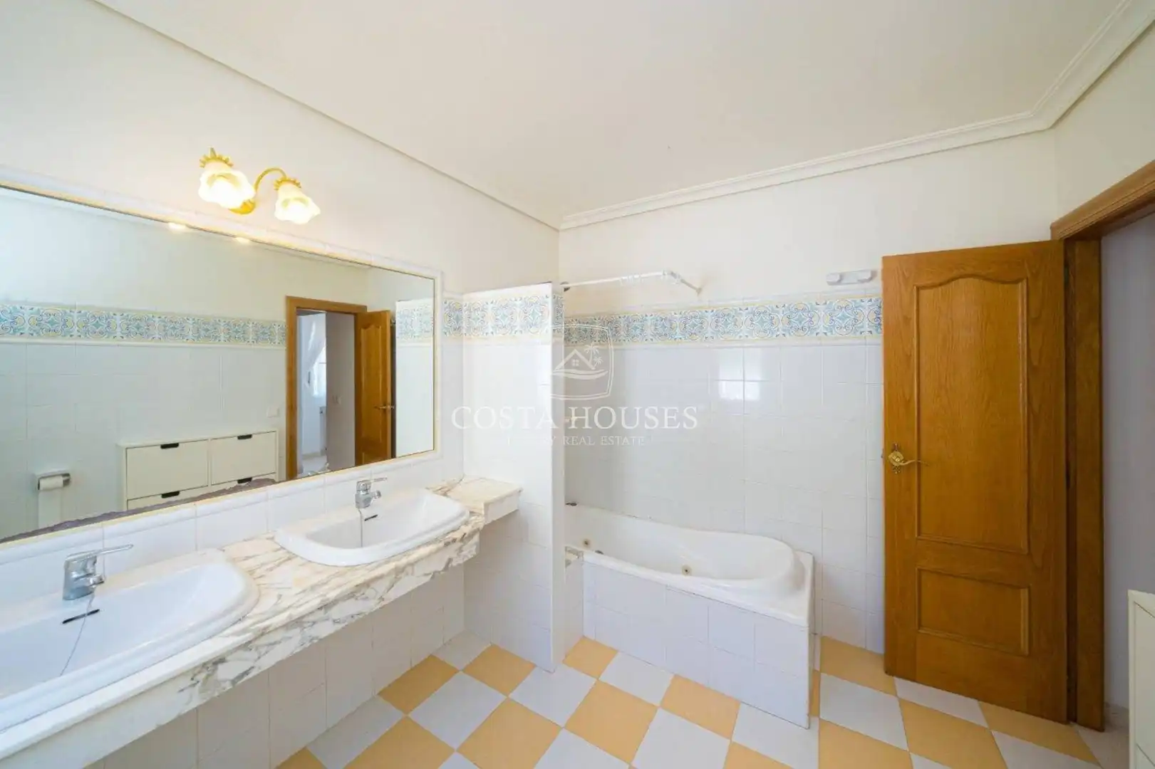 Bathroom of Houses for sale in Dénia  with Air Conditioner, Private garden and Terrace