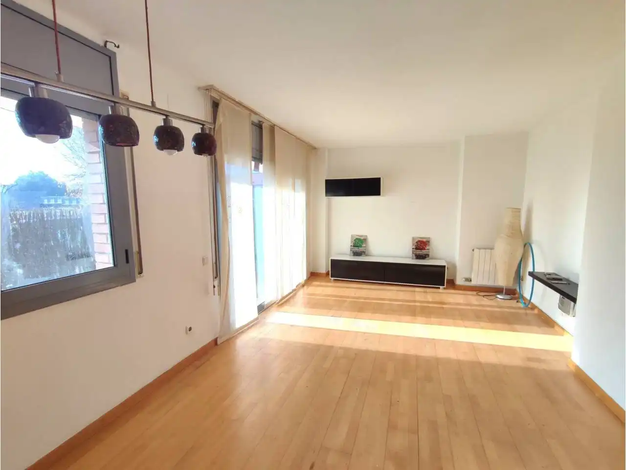 Living room of Flat for sale in Sant Sadurní d'Anoia  with Air Conditioner, Heating and Parquet flooring