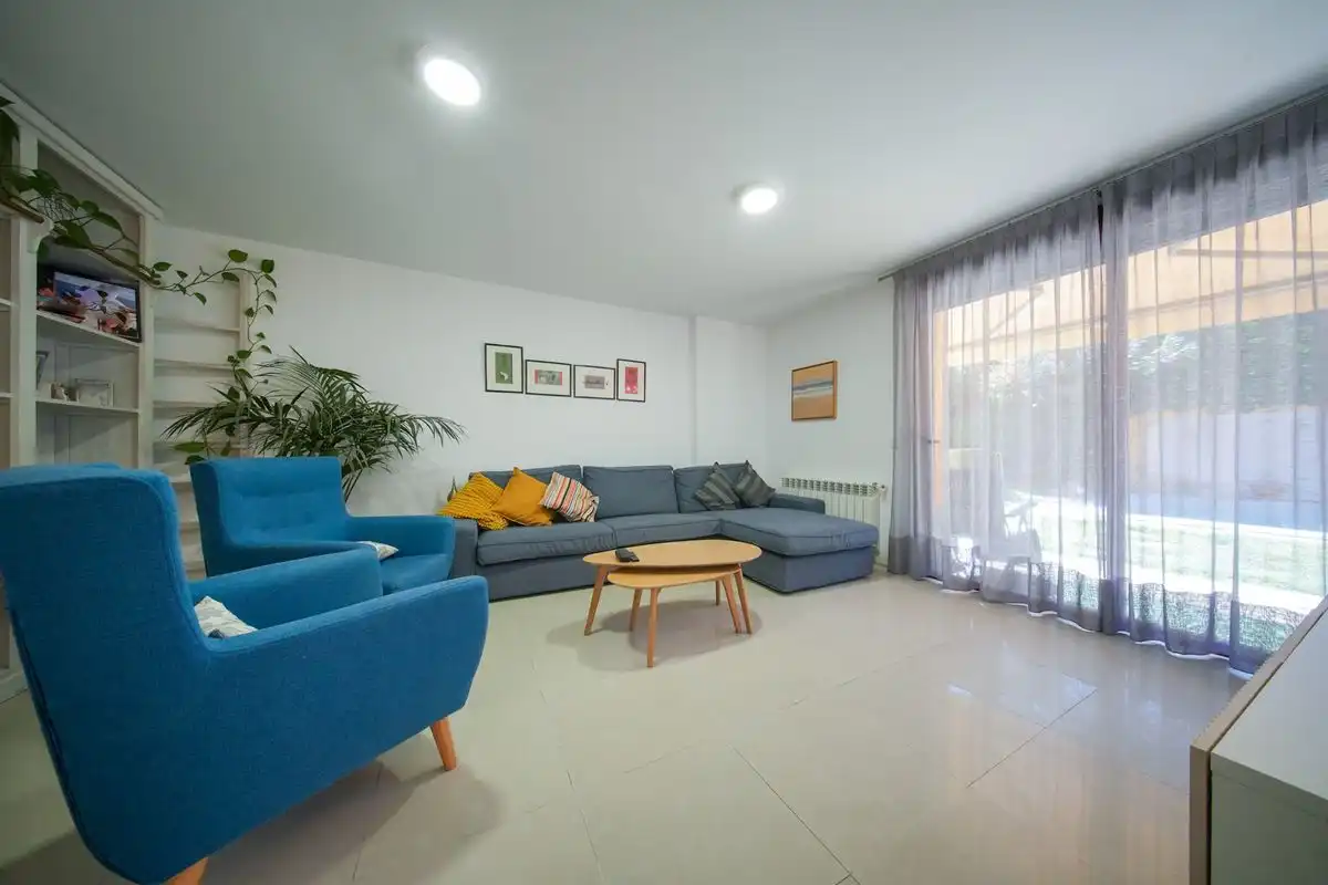 Chalet con piscina en venta en Dehesa – El Soto