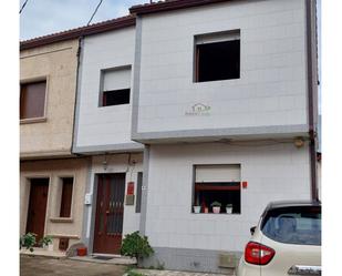 Exterior view of Single-family semi-detached for sale in Vilagarcía de Arousa