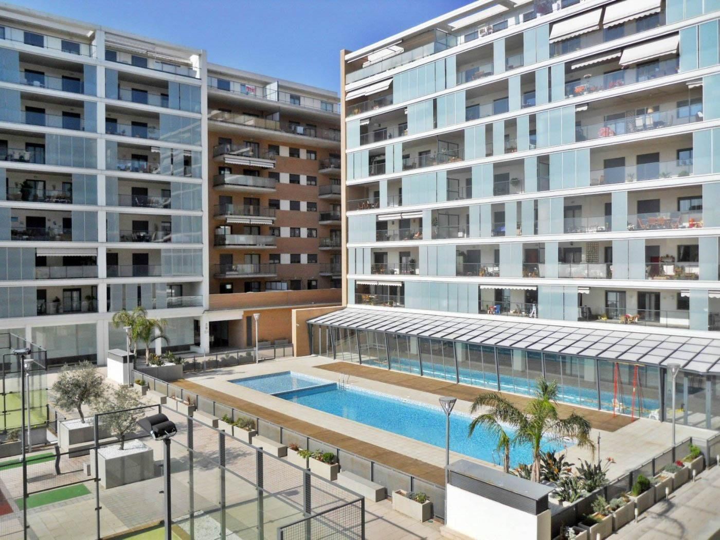 Swimming pool of Flat for rent in Paterna  with Air Conditioner, Private garden and Terrace