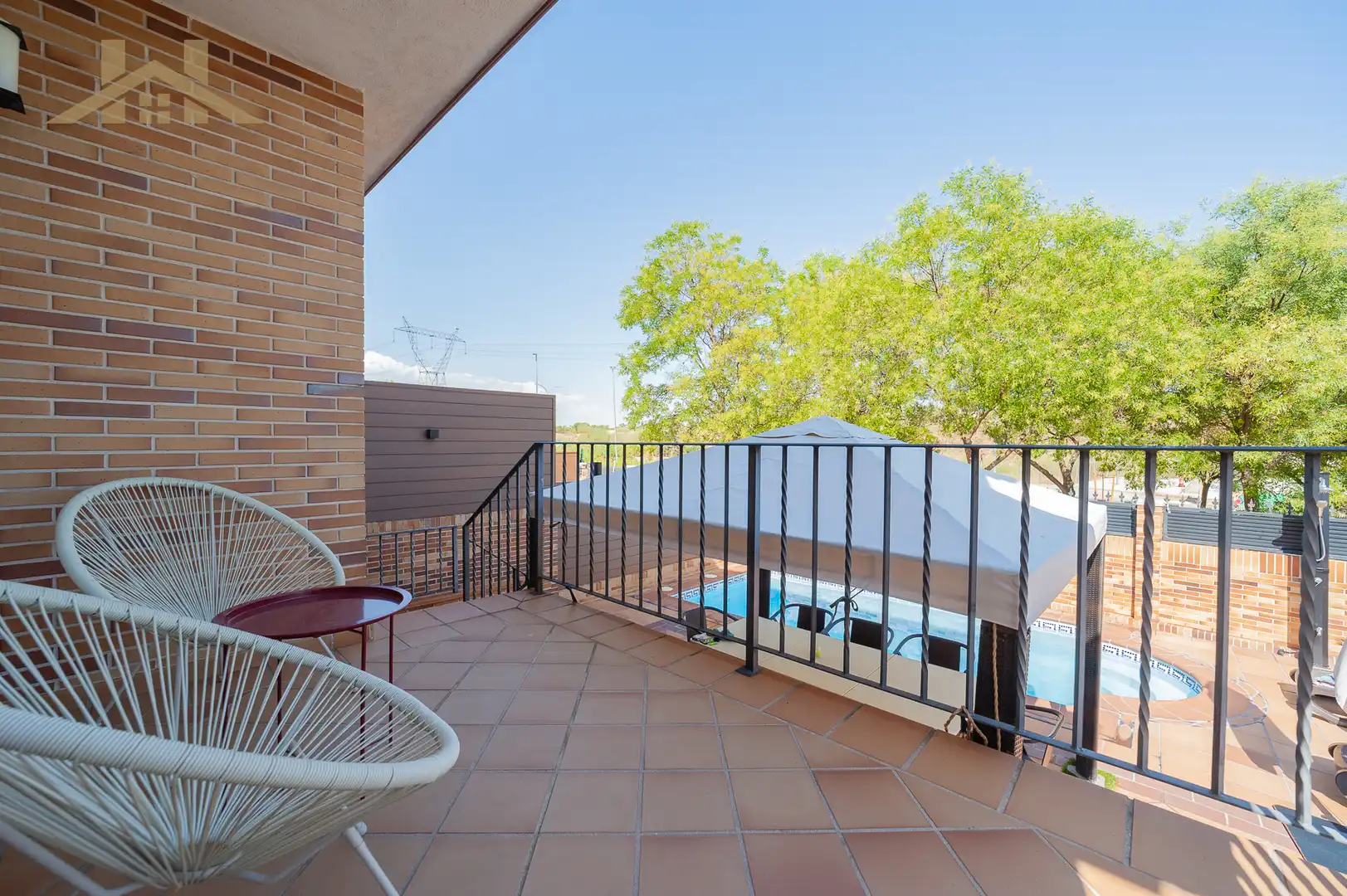 Doppelhaushälfte mit Pool zum Verkauf in Calle de Camariñas 108, imagen 3