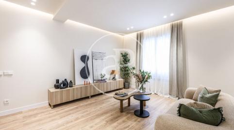 Foto 3 de Piso en venta en Niño Jesús, Madrid