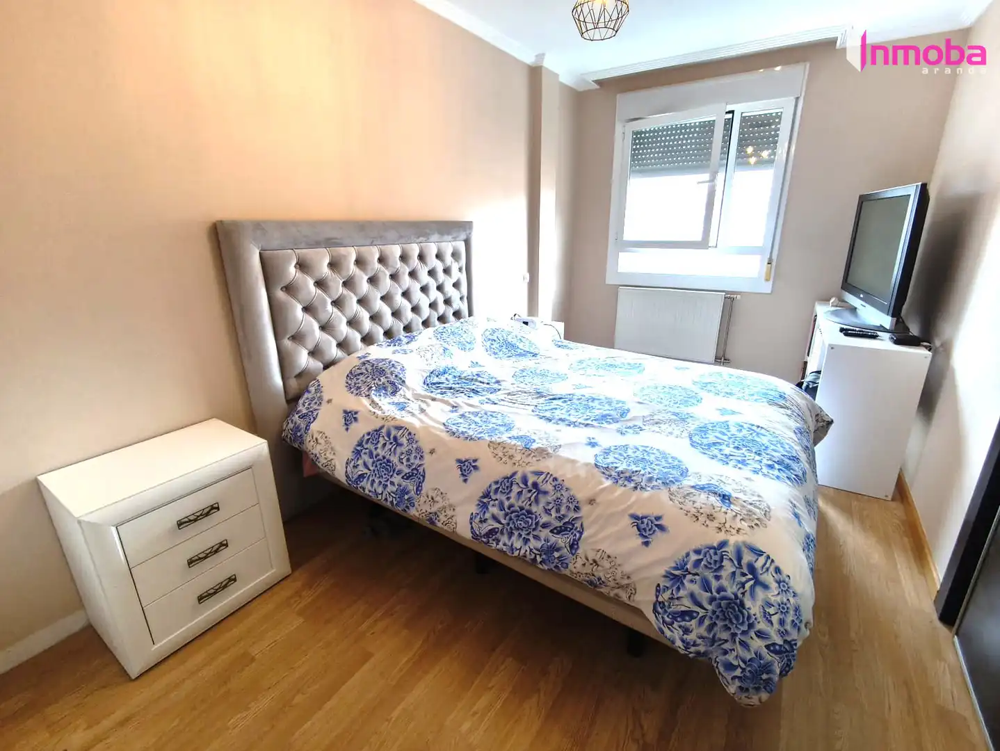 Habitación de Casa adosada en venta en Aranda de Duero con Calefacción y Jardín privado