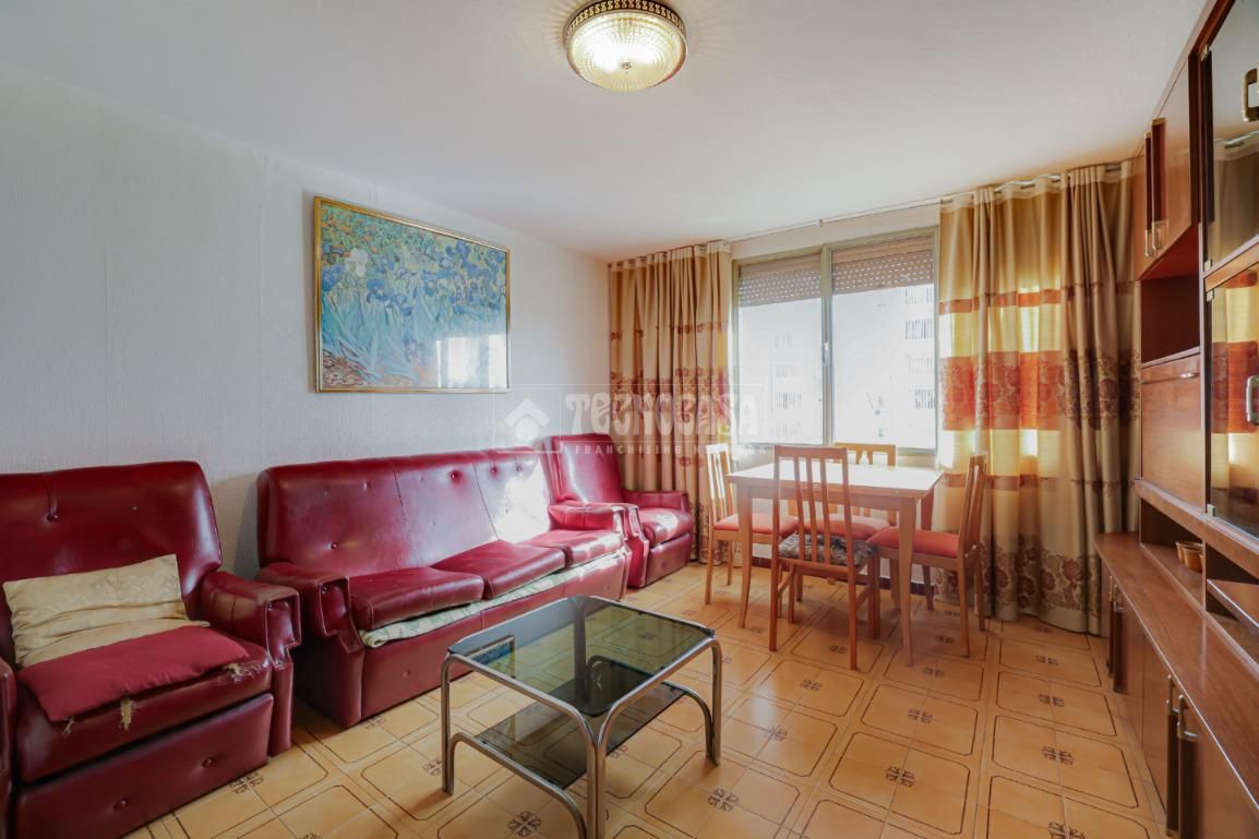 Living room of Flat for sale in L'Hospitalet de Llobregat