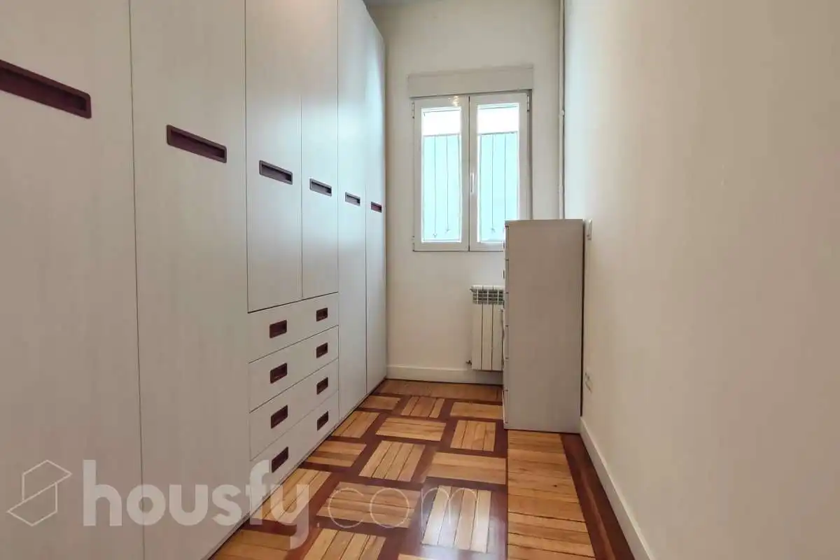 Bedroom of Flat for rent in Madrid  with Air Conditioner, Terrace and Furnished
