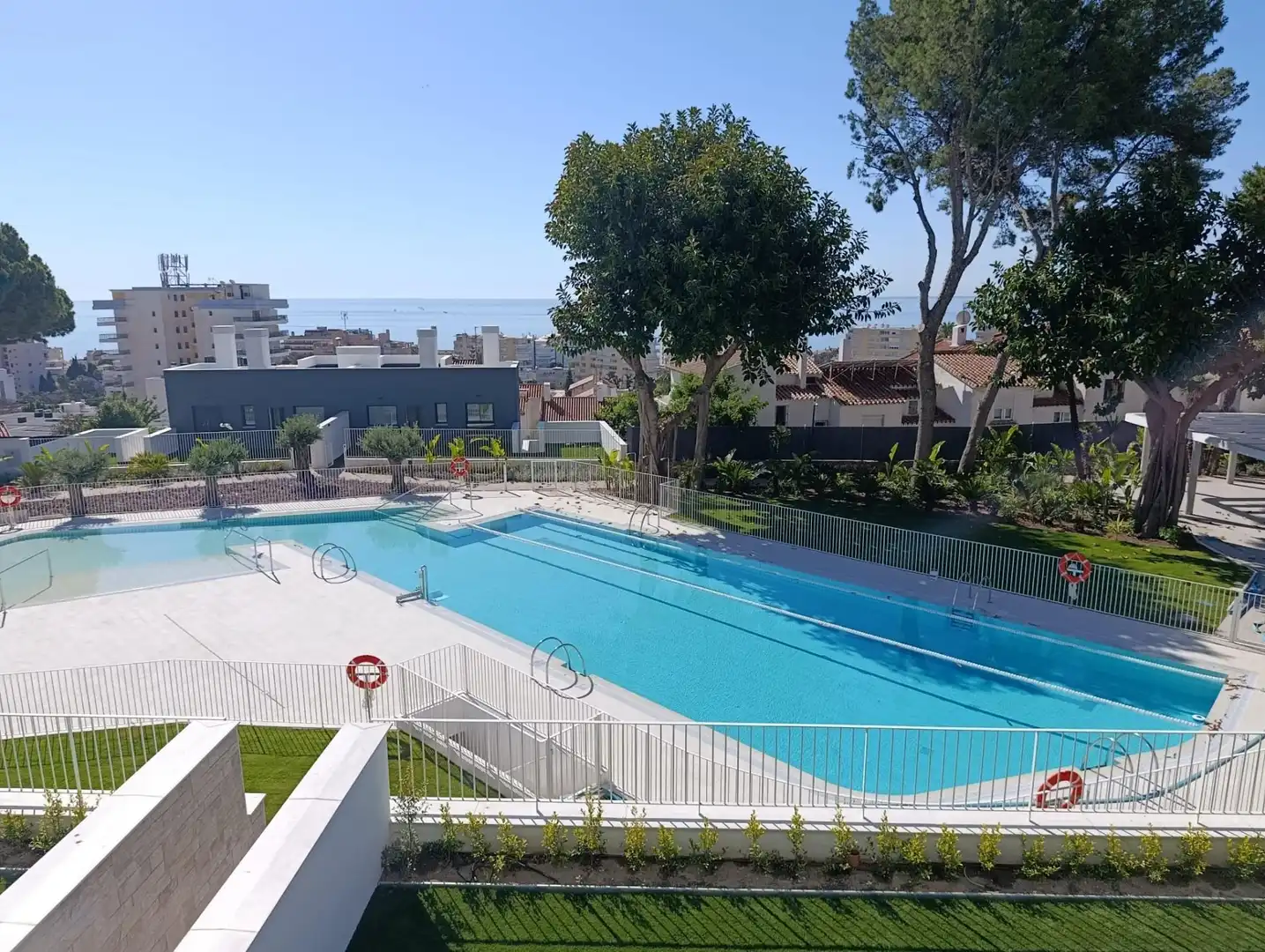 Swimming pool of Flat for rent in Torremolinos  with Air Conditioner, Heating and Private garden