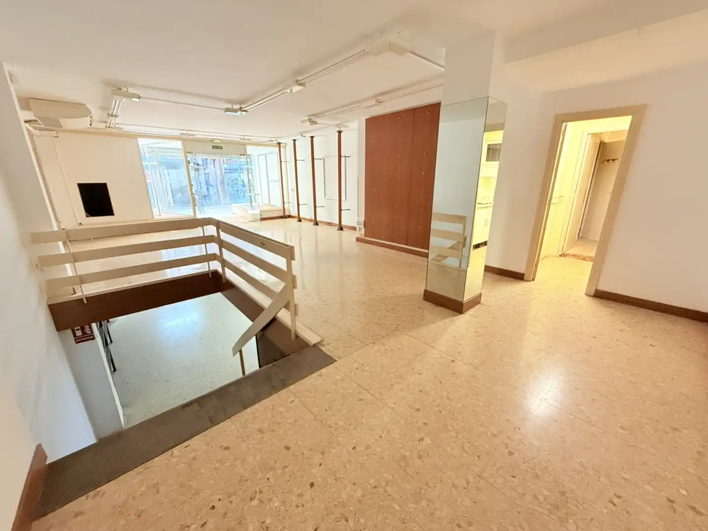 Commercial properties for sale in  Palma de Mallorca  with Air Conditioner and Heating
