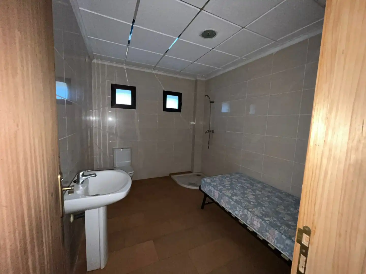 Badezimmer von Fabrikhallen zum Verkauf in San Vicente del Raspeig / Sant Vicent del Raspeig mit Alarm