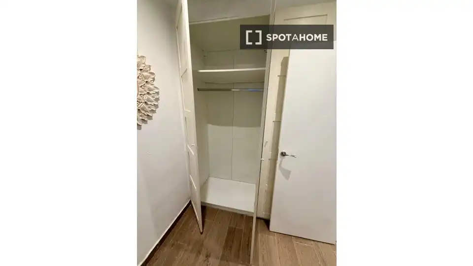 Bedroom of Flat for rent in Valencia  with Air Conditioner, Heating and Furnished