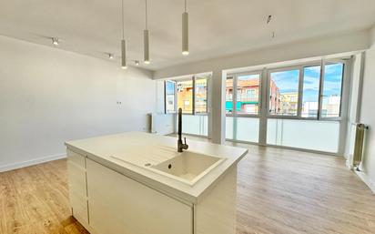 Kitchen of Flat for sale in  Granada Capital  with Heating
