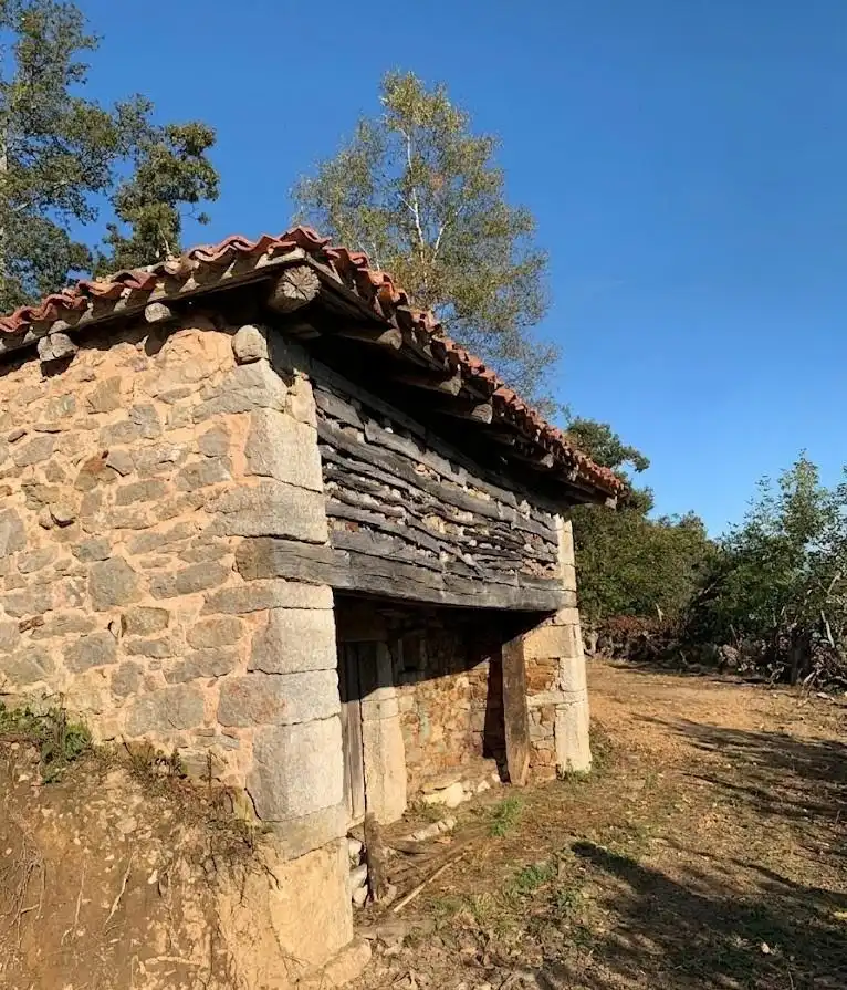Casa con jardín en venta en Quirós, imagen 4