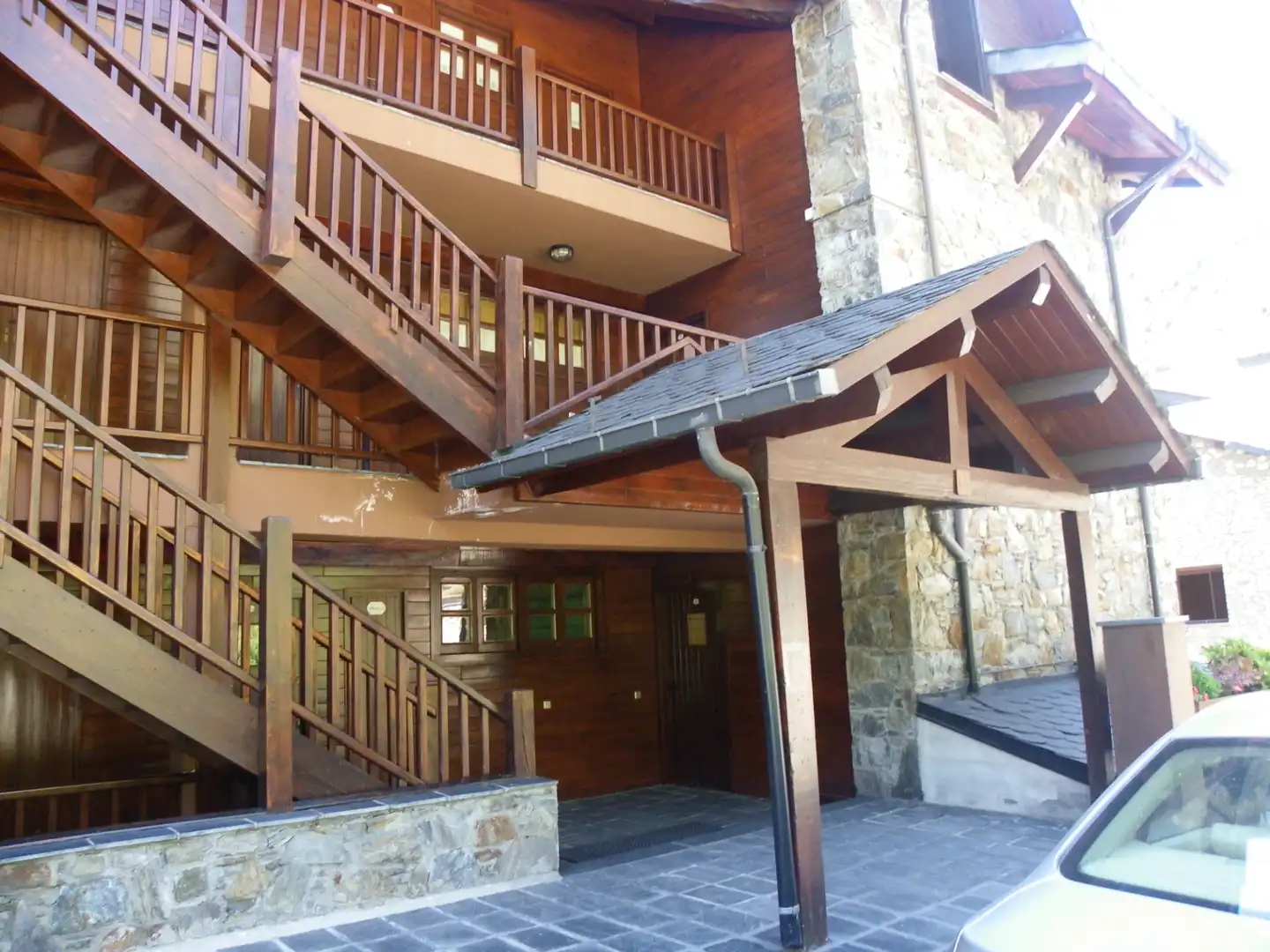Vista exterior de Apartament en venda en Canillo amb Calefacció, Parquet i Traster