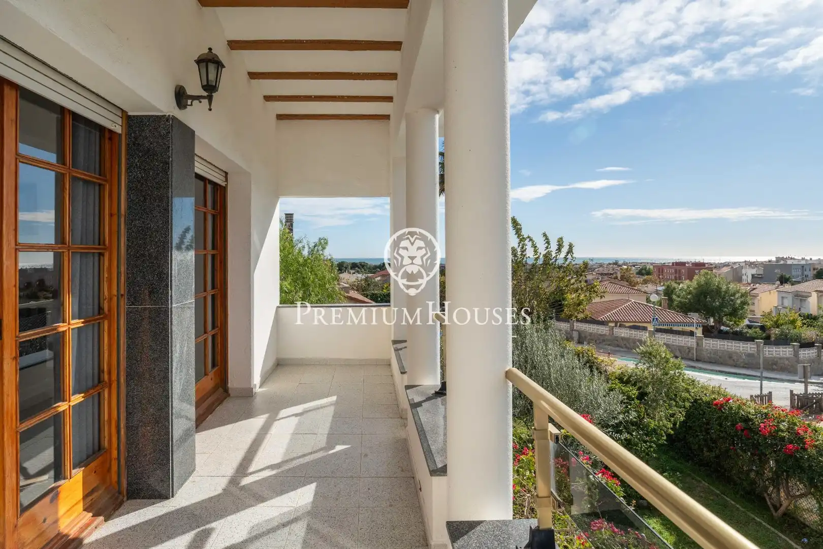 Terrassa de Casa o xalet en venda en Vilanova i la Geltrú amb Calefacció, Jardí privat i Terrassa