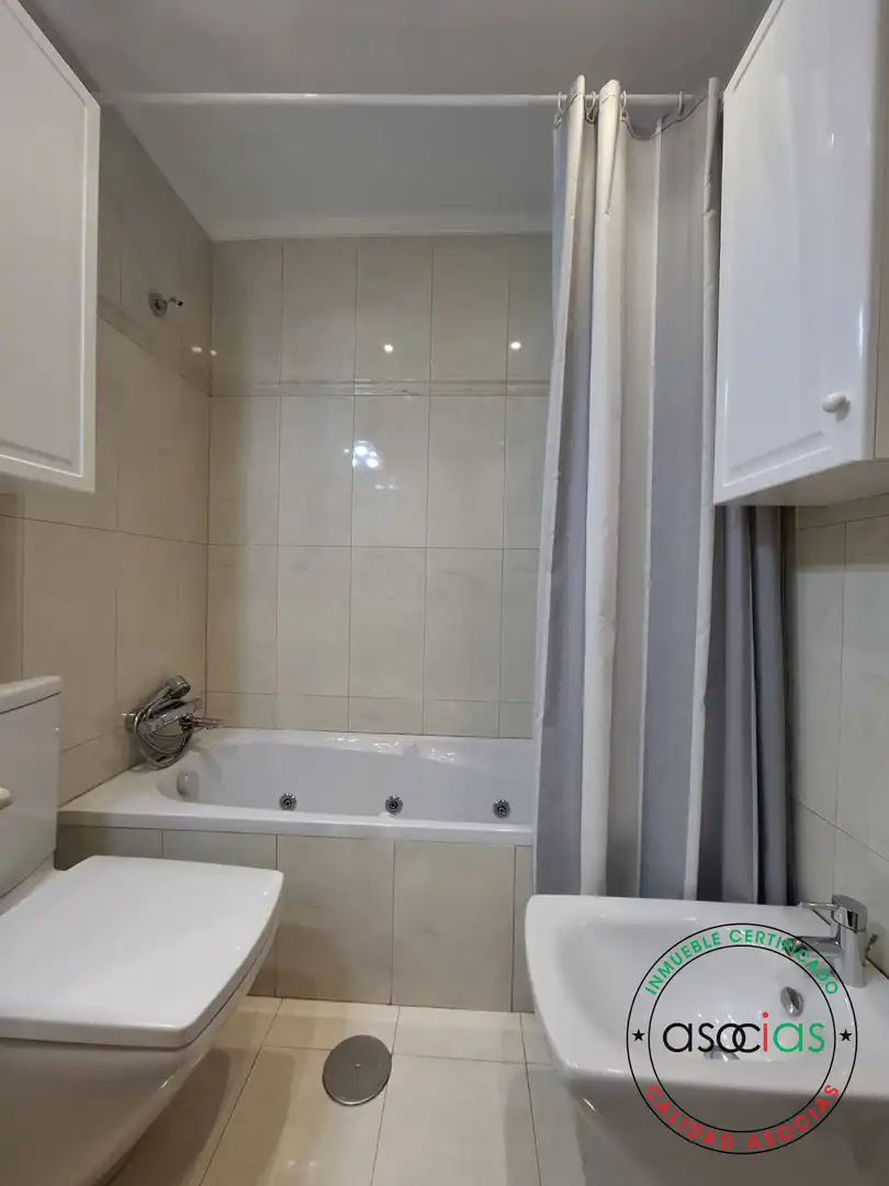 Badezimmer von Wohnung zum Verkauf in Gijón  mit Heizung, Terrasse und Abstellraum