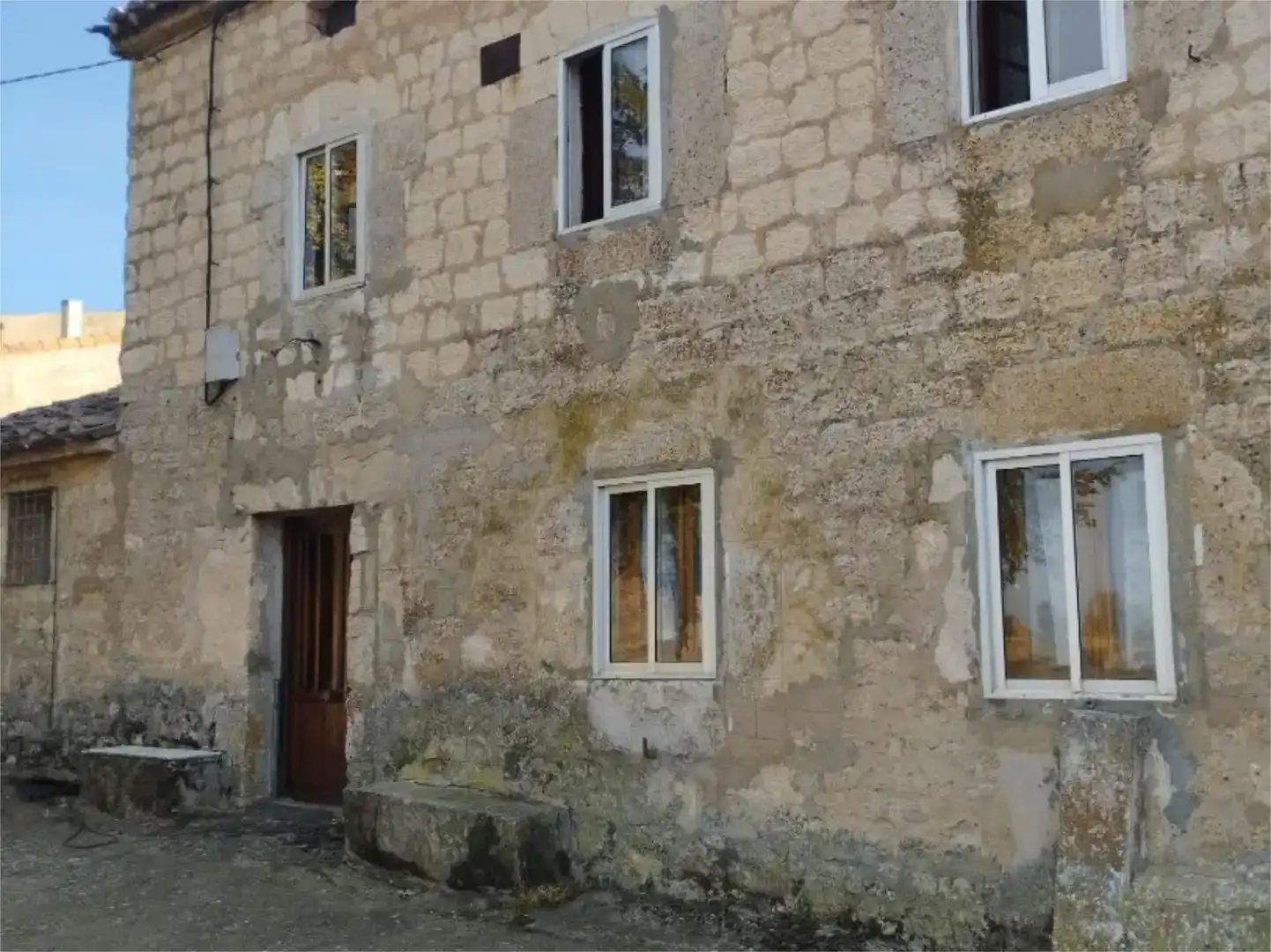 Vista exterior de Casa adosada en venta en Belbimbre, Burgos