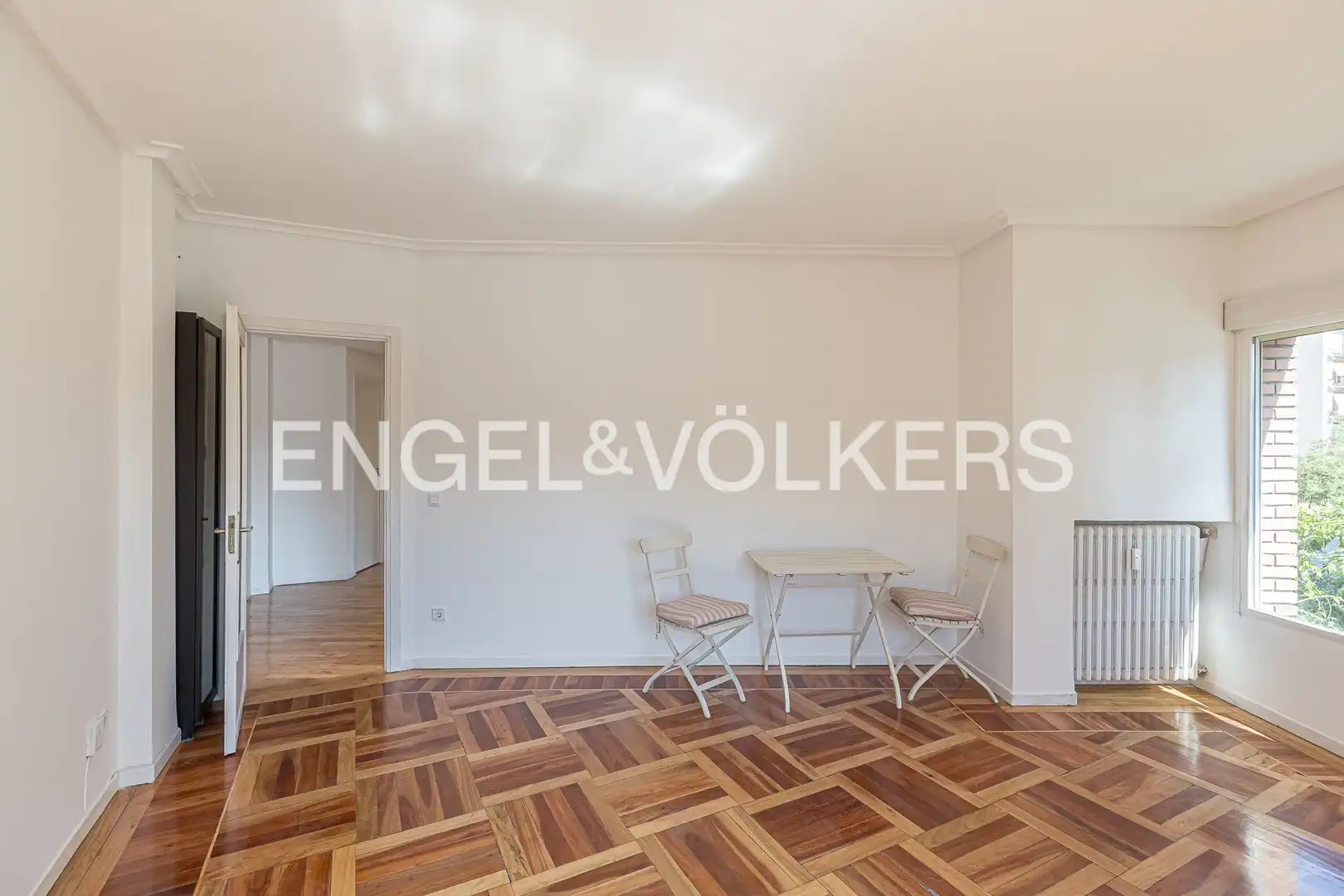 Living room of Flat for rent in Madrid  with Air Conditioner, Heating and Parquet flooring