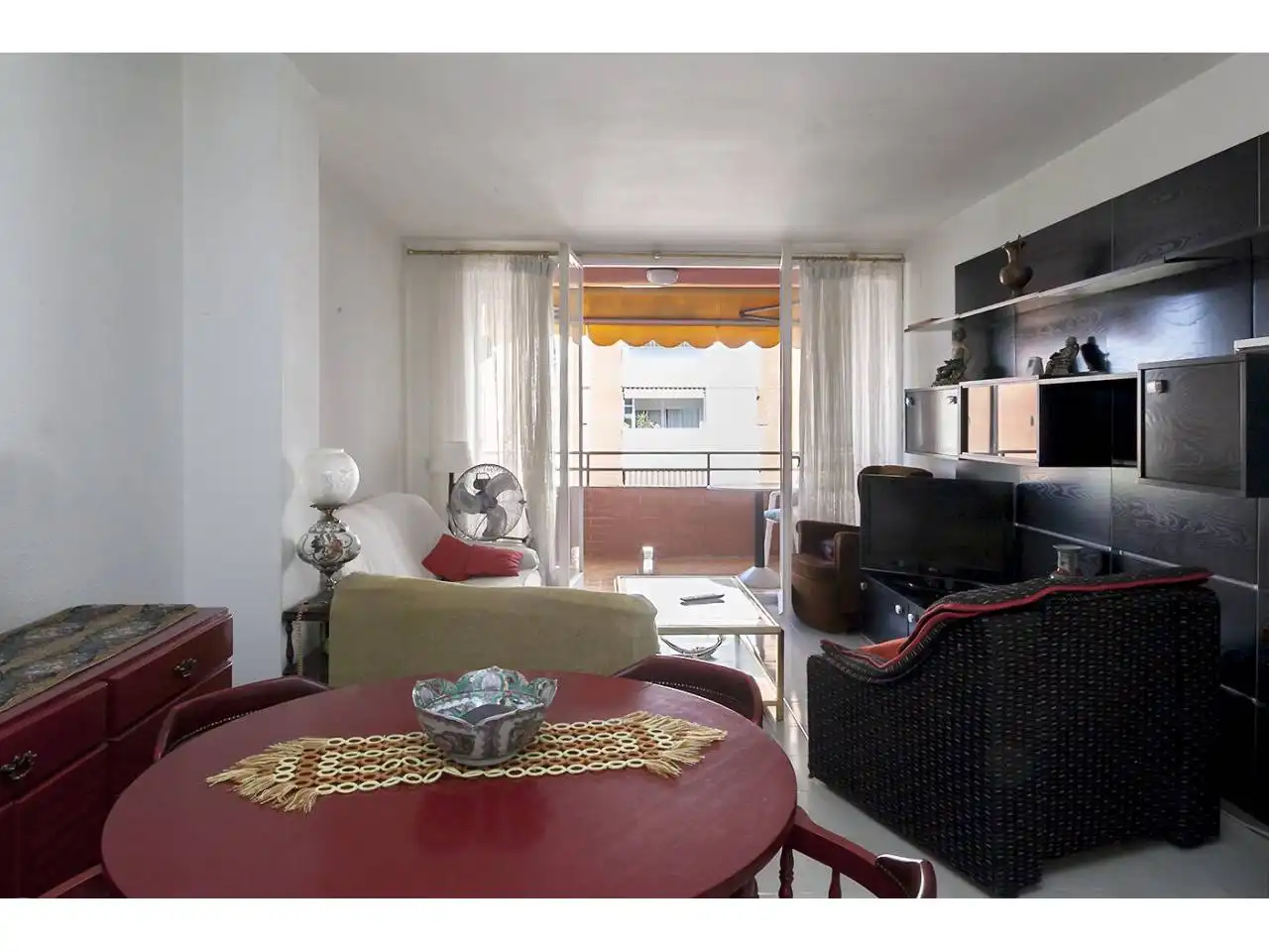 Sala de estar de Piso en venta en Sant Joan Despí con Calefacción y Terraza