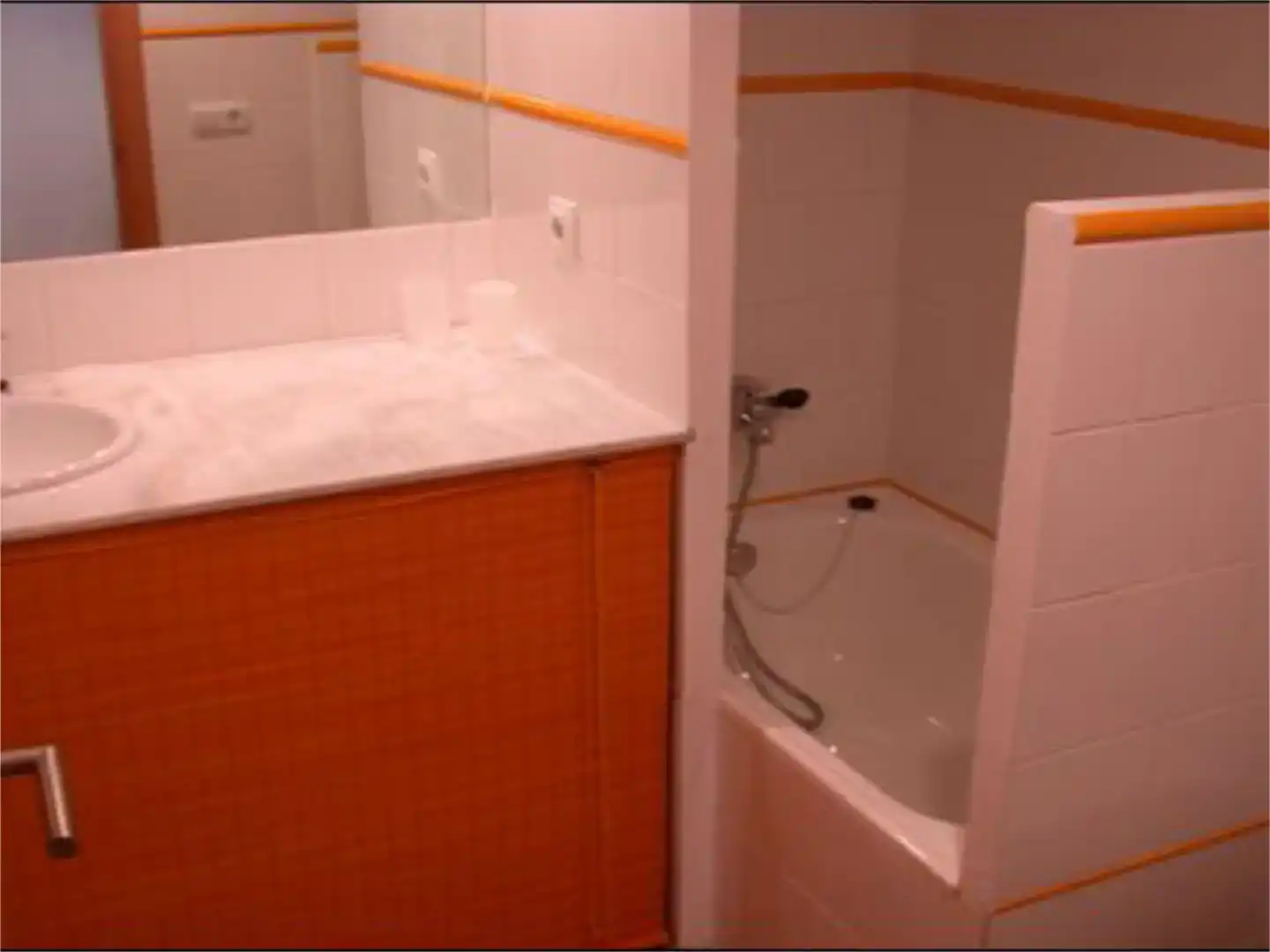 Badezimmer von Wohnung zur Miete in Palamós mit Klimaanlage und Möbliert