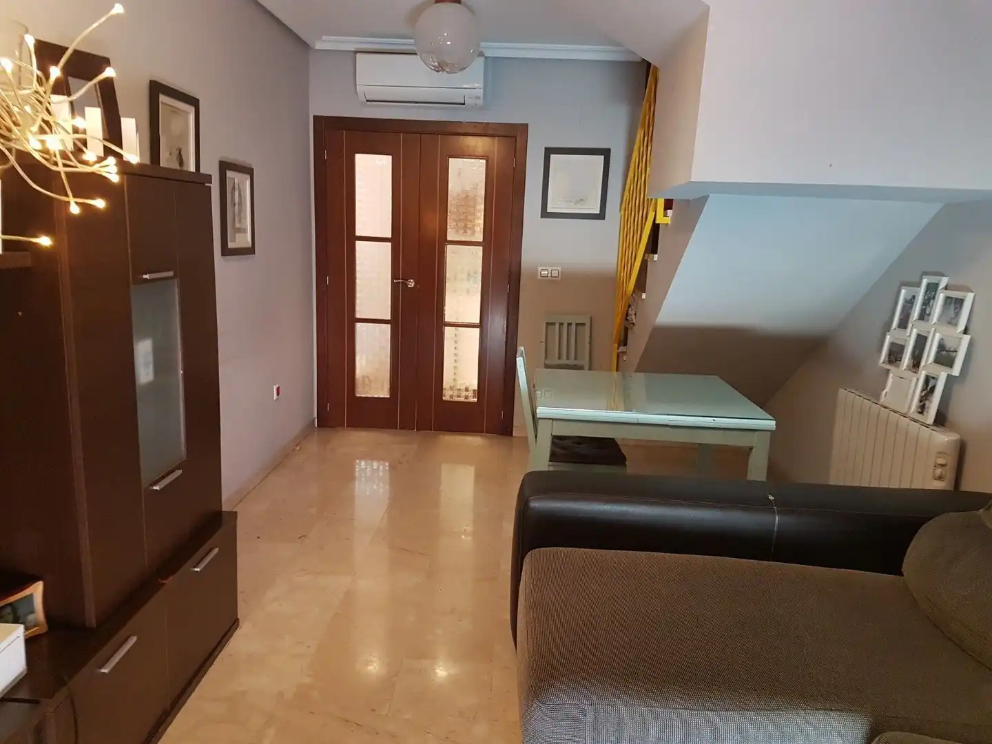 Sala de estar de Dúplex en venta en Torredonjimeno con Aire acondicionado, Amueblado y Piscina comunitaria