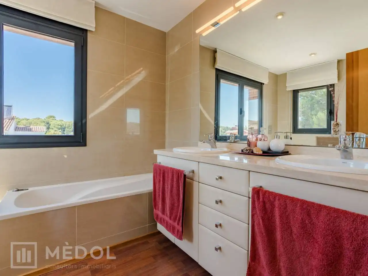 Bathroom of Houses for sale in Tarragona  with Air Conditioner, Heating and Private garden