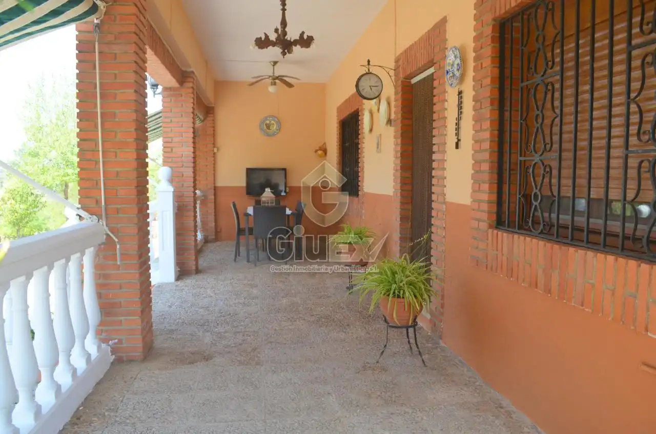 Terraza de Casa o chalet en venta en Arroyo de la Luz con Calefacción, Jardín privado y Amueblado