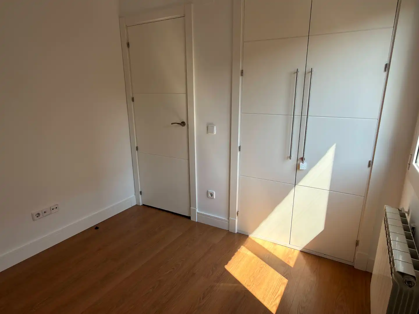 Bedroom of Flat for rent in Madrid  with Air Conditioner, Heating and Parquet flooring