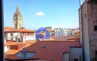 Vista exterior de Pis en venda en Oviedo  amb Calefacció i Traster