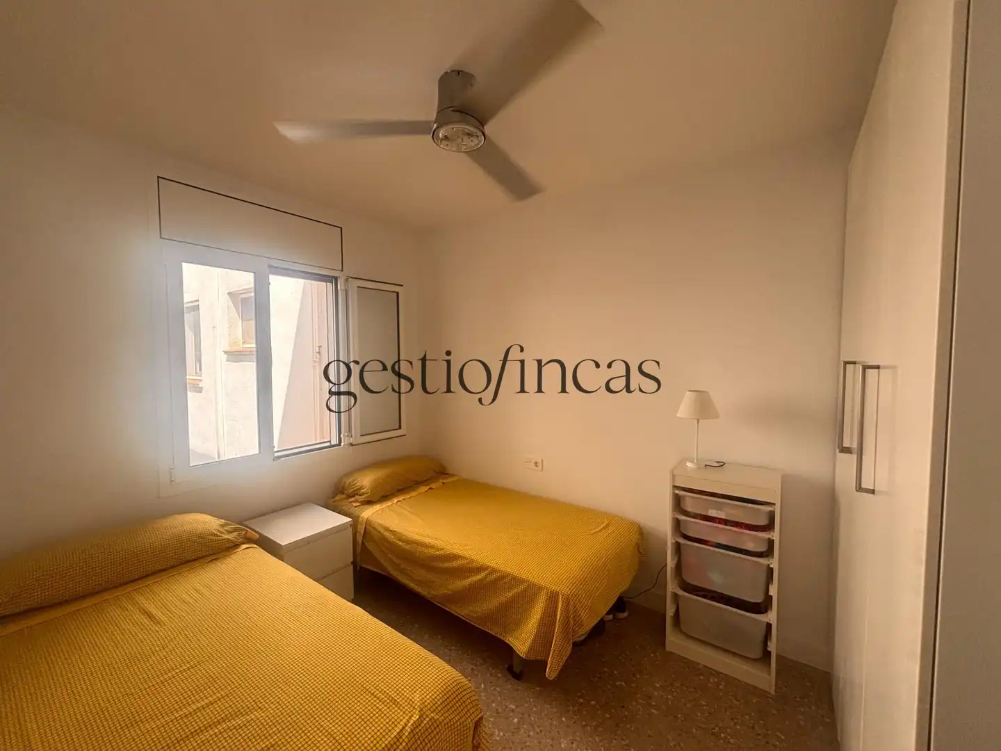 Habitación de Apartamento de alquiler en Cambrils con Aire acondicionado, Calefacción y Terraza