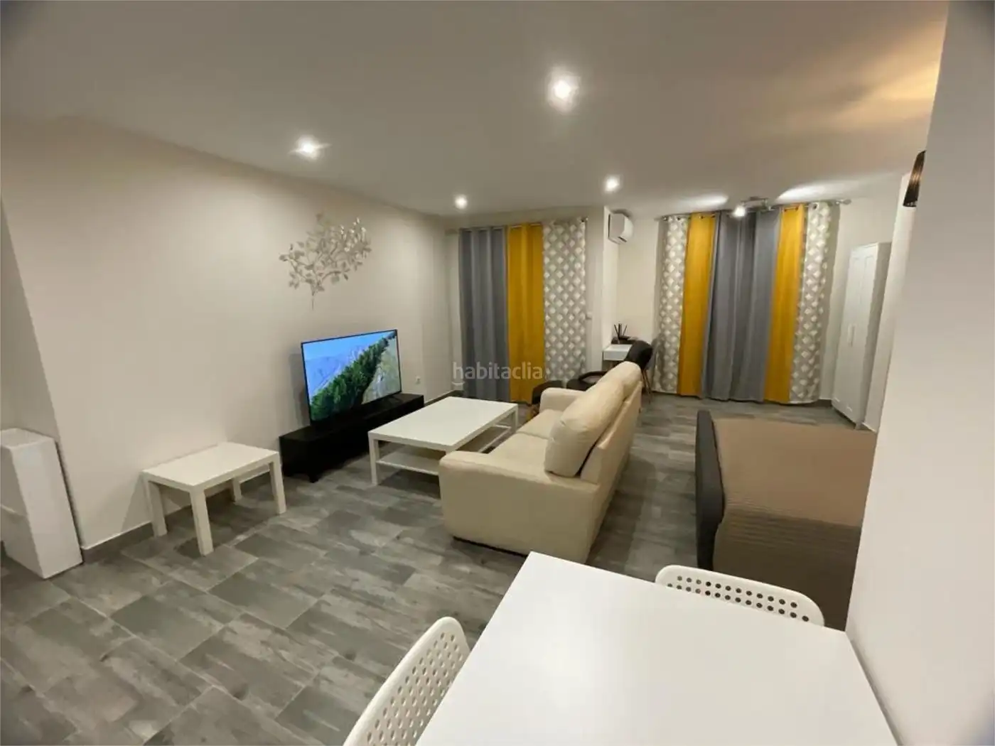 Loft amb ascensor de lloguer a Carrer de Jesús 81, imagen 2