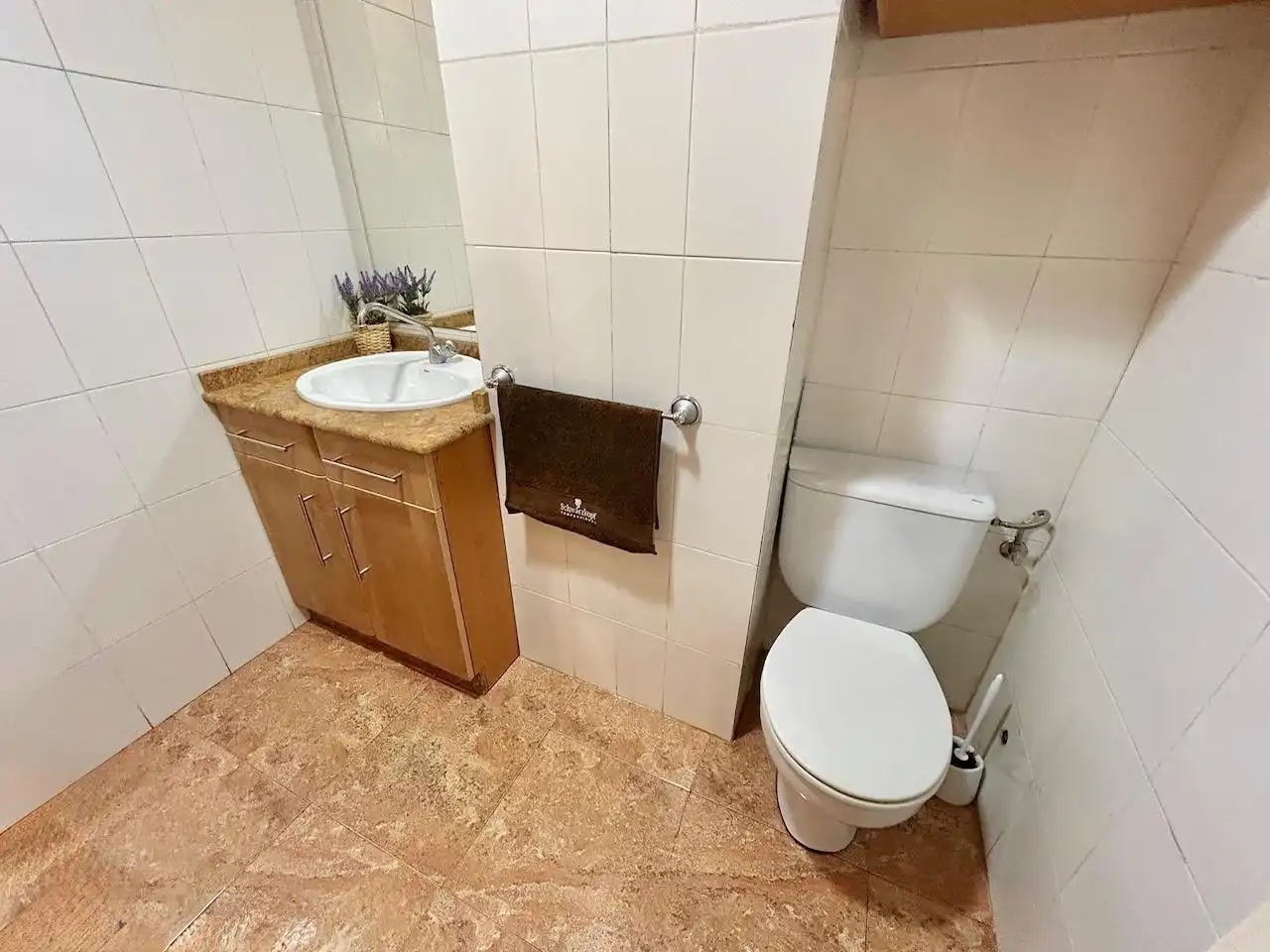 Badezimmer von Büro zur Miete in Orihuela mit Klimaanlage, Heizung und Möbliert
