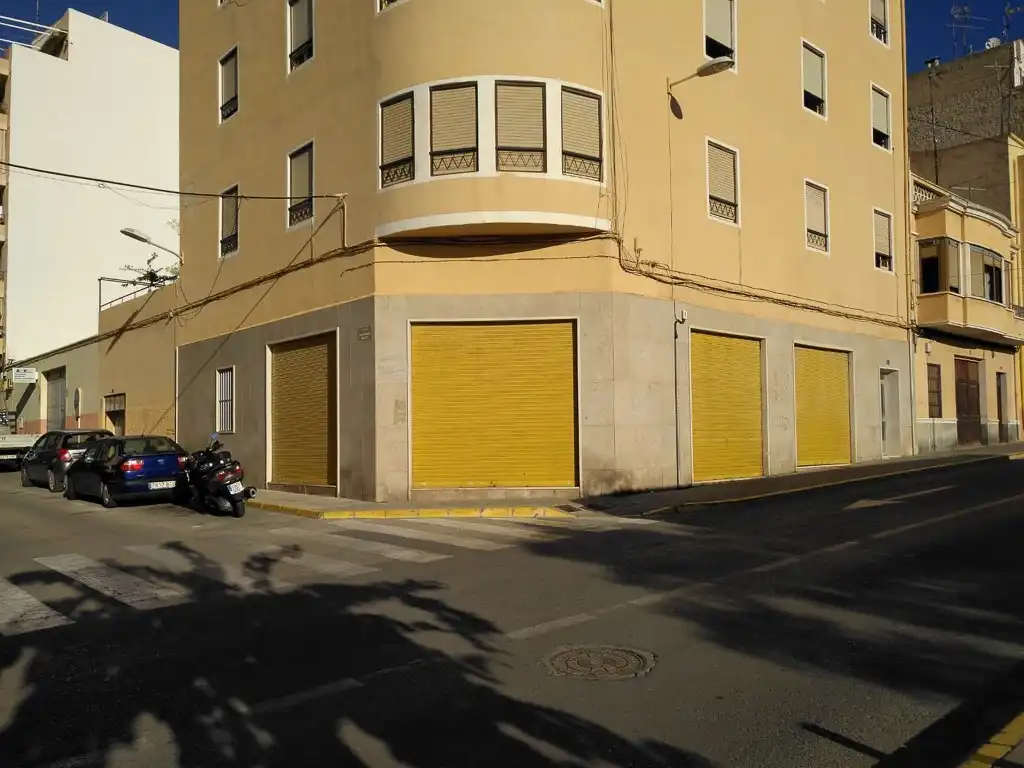 Local comercial de lloguer a Poble Nou - Montiboli