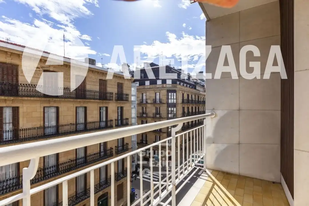 Piso en venta en Bergara Kalea, Área Romántica