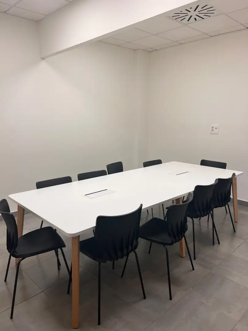Büro zur Miete in Camas mit Klimaanlage, Heizung und Möbliert