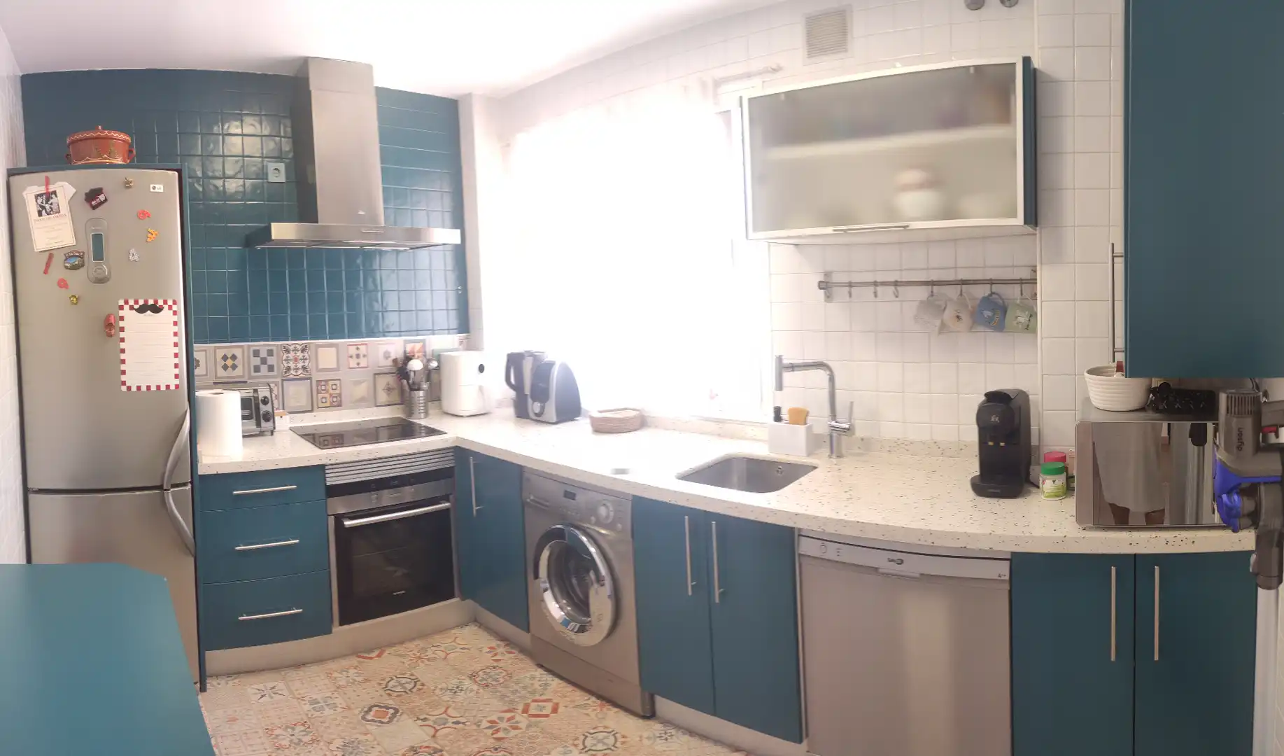 Cuina de Casa adosada en venda en Benacazón amb Aire condicionat, Moblat i Internet