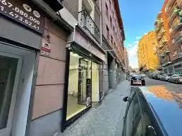 Vista exterior de Local en venta en Madrid