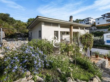 Casa con balcone in vendita a Carrer del Falciot